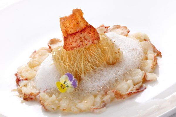 jagdhof_warm-lobster-carpaccio-with-a-baked-scallop-in-kataifi-pastry-and-lemon-verbena