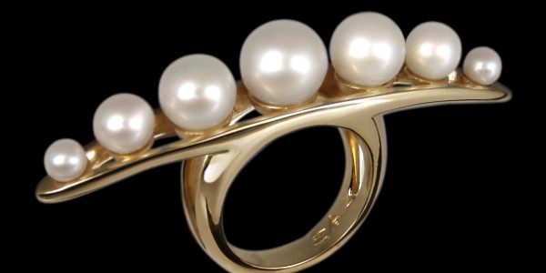 A252AU_string_of_pearls_massage_ring_gold_blk_