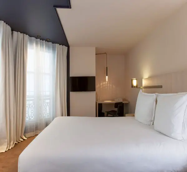 hotel-de-nell-bedroom-M-02-r