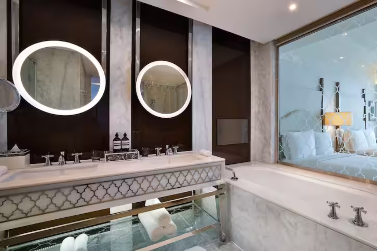 Waldorf Astoria Dubai Bathroom 1