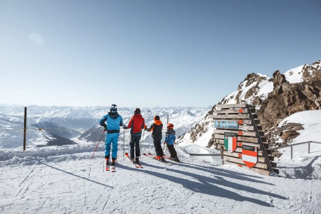 © TVB Tiroler Oberland Kaunertal Roman Huber Kaunertaler Gletscher Ski Alpin Karlesjoch 23A7800