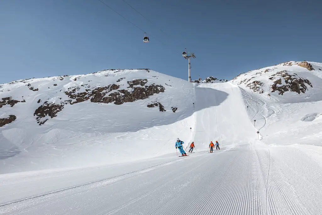 © TVB Tiroler Oberland Kaunertal Roman Huber Kaunertaler Gletscher Ski Alpin Karlesjochbahn 2023 23A6084
